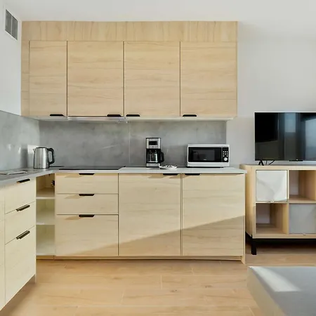 Beige And Grey In With Balcony Close To The By Renters * גדנסק