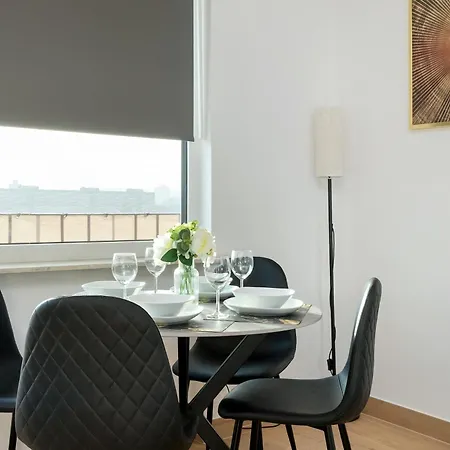 דירה Beige And Grey In With Balcony Close To The By Renters